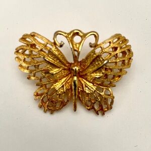 Vintage butterfly brooch gold tone filigree wings 1960s pin back